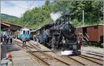 Kaum in Chaulin angekommen, wird die HG 3/4 N° 3 der Blonay Chamby Bahn abgekuppelt und dampft in der Folge in die Lokversorgung.

1. Juni 2025
