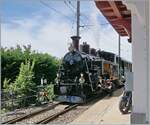 Die mit ihrem Dampfzug in Chamby angekommen HG 3/4 N° 3 der Blonay Chamby Bahn wird für die Weiterfahrt inspiziert und geölt. 

1. Juni 2025