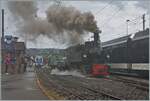 Les chemin de fer disparus - Die verschwundenen Bahnen (Zell - Todtnau 1889 1967) - Die SEG G 2x 2/2 105 der Blonay - Chamby Bahn verlässt mit ihrem Güterzug 10573 Blonay in Richtung Chamby. Da der Zug einige Minuten in Blonay stand und der von einem Tiefdruckgebiet verursachte Wind Westen kam, trübte die gute alte Dampflokromantik den Bahnhof von Blonay regelrecht ein, wie man unschwer erkenn kann.

13. September 2025