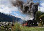 100 Jahre Brig - Gletsch: Die HG 3/4 N 9 zieht kurz nach Oberwald einen Jubilums-Zug Richtung Gletsch.