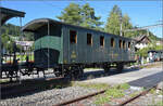 150 Jahre Tösstalbahn.

Der gemischtklassige Wagen BC 4563 der SBB wurde der Vorgängerbahn Jura Neuchâteloise (JN) bereits 1886 durch die SIG Neuhausen geliefert, somit ein wahrer Oldtimer. Bei Gründung der SBB ging der Wagen mitsamt seiner Bahngesellschaft in den SBB auf. Dort war er noch rekordverdächtig lang in Betrieb, nämlich von 1901 bis 1974. Anschliessend ging es leihweise zur DVZO, die den Wagen 1983 schliesslich übernahm. Er fuhr am Jubliäum der Tösstalbahn im Zug mit der BT-Lok Eb 3/5 9 mit. Bäretswil, September 2025.