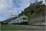 Der vor wenigen Minuten mit der BLS Re 465 008 in Chambrelien eingefahrene RE 3919 von La Chaux-de-Fonds nach Bern verlässt den Spitzkehrbahnhof Chambrelien bereits wieder, nun auf dem Weg nach