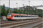 Der SOB RBDe 94 85 7 566 076-6 CH-SOB mit seinem ABt 50 85 800 35 176-7 CH-SOB in Arth Goldau.