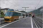 Der MOB Panoramic Express im neu gestalteten Bahnhof von Montbovon.