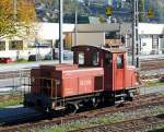 Berner Oberland-Bahn Rangierlok BOB 1 (CHRIGEL) eine Tm 2/2 am 02.10.2011 in Interlaken Ost, vor dem Depot der Ballenberg Dampfbahn.