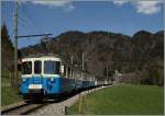 Der MOB ABDe 8/8 4001 hat mit seinen Regioanlzug 2221 Les Avants verlassen und fährt nun Richtung Montreux.