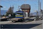 Die MOB Gem 2/2 auf der Fahrt von Chernex Richtung B-C verlässt in Chamby die MOB und zweigt über abgelenkte Weichen auf die Gleise der Blonay-Chamby Bahn.