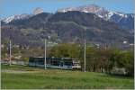 Der CEV/MVR GTW Be 2/6 7002  Blonay  erreicht in Kürze die Haltestelle Château d'Hauteville.