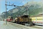 Die RhB Ge 6/6 412 rangiert in Zernez. 

September 1993