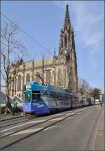 Straßenbahn Basel an der Elisabethenkirche.