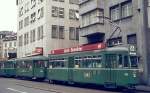 Werbefrei (sieht man einmal von der Dachwerbung ab) und mit Stadtwappen sieht der Be 4/4 464 (mit Beiwagen B3 1330) einfach gut aus, hier am 31.12.1974 als Linie 16