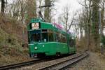 BVB: Auf der Tramlinie 15 wird die Strassenbahn zur  WALDBAHN  wie die Aufnahme vom 1.