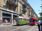 Begegnung: Der Standardmotorwagen 107 von 1947 begegnet dem Vevey-Tram 735 von 1990.