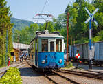 Der Triebwagen Ce 2/3 ex 28 der TL (Transports publics de la région lausannoise (deutsch Öffentliche Transporte der Region Lausanne)), ex Genève Veyrier 23, BVB 18, rangiert am