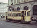 Strassenbahn Schwyz-Brunnen, Oktober 1963. Anhnger 12 am Postplatz Schwyz. 