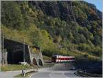 Licht und Schattenspiel kurz vor Bovernier: Durch die unregelmässigen Höhe der das Tal begrenzenden Berge verschob sich der Schatten und das Sonnenlicht immer wieder, so dass ich die