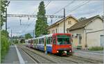 Zwei SBB Bem 550 auf der Fahrt nach Genève beim Halt in Satigny.