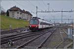 Ein SBB Domino von Le Locle nach Neuchatel erreicht La Chaux de Fonds.