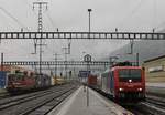 Abwechslungsreiche 17 Minuten in Cadenazzo: Am 08.05.2019 um 17.27 Uhr durchfuhr 474 012 den Bahnhof mit einem Güterzug Richtung Luino, links sind zwei 420 und eine 620 abgestellt