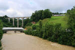 Die St.Galler S-Bahn Linie S9 (Wil - Wattwil): GTW 2/6 749 nhert sich der Gonzenbachbrcke bei Ltisburg.