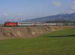 Von Chur kommend befindet sich der RHEINTAL-EXPRESS RE 3832 am 09.03.2012 bei Mrschwil auf der Fahrt nach St.