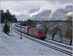 Schnee am Ufer des Genfer Sees ist relativ selten und wenn dann schmilzt er durch die Wärme des Sees recht rasch.