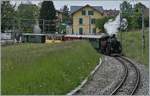 Mitte Mai verlässt die Blonay-Chamby HG 3/4 N° 3 mit einem stattlichen Zug St-Légier Gare.