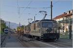 Die MOB GDe 4/4 6001 wartet mit einem Güterzug (Dienstzug) in Blonay auf die Abfahrt Richtung Chamby.
