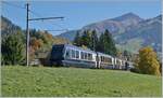 Beim Verlassen des Bahnhofs von Gstaad konnte ich den GoldenPass Express PE 4069 auf der Fahrt von Interlaken Ost nach Montreux fotografieren. 

13. Oktober 2025 