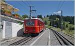 Für das 125 Jahre Jubiläum der Bex - Villars - Col de Bretaye Bahn (BVB) wurde der 1944 in Betrieb genommen Triebwagen BDeh 2/4 N° 25 in der ursprünglichen BVB Farbgebung lackiert. 
Der  Flèche  absolviert nun in diesem Sommer an einigen Tagen eine Hin- und Rückfahrt von Villars s/O zum Col de Bretaye. 

Das Bild zeigt den BDeh 2/4 N° 25 bei der Ankunft in Col-de-Soud. 

19. August 2023