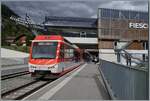 In Fiesch wurde der Bahnhof einige Hundert Meter weiter nach Osten versetzt und befindet sich nun direkt bei der der Luftseilbahn, was das Umsteigen sehr erleichtert.
