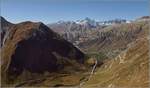 Kommt man über den Furkapass gefahren, so öffnet sich dieser Blick über das Rhonetal und auf die großen Berge des Berner Oberlandes kurz nach der Passhöhe.