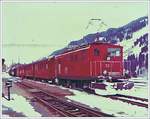 In den tiefsten Tiefen meinses Archives endeckt: ein qualitativ schlechtes, aber doch interessants Bild eines in Disentis wartenden FO-Regionalzuges nach Andermatt mit der HGe 4/4 N° 33 vom 13