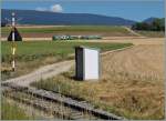 Diese reizende Haltstelle hört auf den edlen Namen  Chardonney-Château . Der BAM Regionalzug 114 im Hintergrund noch zu sehen, war hier ohne Halt durchgefahren.
21. Juli 2015