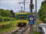 Hochflurfahrzeug Be 4/4 502, Baujahr 1981, der Neuenburger Tram im Park bei Auvernier.