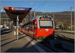 Der CJ Be 4/4 652 wartet mit dem ABt 712 in Glovelier als R36 auf die Abfahrt nach La Chaux de Fonds. Nun sollen im Laufe des Jahres die relativ neuen Triebwagen zur MOB gelangen, da sie mit den  Alpina  Triebwagen ziemlich baugleich sind und bei der MOB die  Lenker-Pendel  ersetzen. Anfänglich wollte die CJ ihre GTW verkaufen, was aber nicht gelang und muss sich nun von den Be 4/4 trennen.

13. Januar 2025