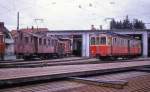 Alte Triebfahrzeuge in Langenthal (Oberaargau - Jura - Bahn OJB): Der Zweiachs-Triebwagen 14 und der BDe 4/4 1 der OJB (1907 erbaut von Ringhoffer / Alioth, 1962 mit neuen Fhrerstnden, heute Triebwagen fr Sonderfahrten). 26.April 1970.