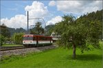 Einzelstück Be 4/4 8 der Meiringen-Innertkirchen-Bahn bei Abfahrt in Innertkirchen.