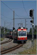 Bei der Station Altmarkt trifft die in 750 mm Spur ausgeführte Bahn aus dem Waldenburgertal auf die Normalspurstrecke Olten - Basel, welche sie bis Liestal, der Endstation der WB begleitet.