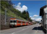 Kurz vor Ponte Tresa wechselt die Bahn von der Seeseite auf die Bergseie der Strasse.