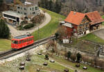 Der einzige Triebwagen BDe 1/2 der Rheineck-Walzenhausen Bahn unterhalb Walzenhausen.