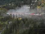 Auf dem Schmittnertobel-Viadukt fährt am 12.10.2014 der Glacier-Express GEX 903, St.