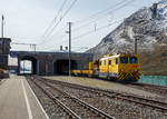 Der RhB (Rhätische Bahn) Xmf 4/4 9919, ein Windhoff Fahrleitungsturmwagen, ist am 13.09.2017, auf dem höchsten Punkt der Berninabahn (2.256 m ü.