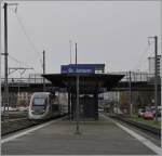 Der TGV Lyria 9214 von Bern nach Paris fährt in Basel St.Johann durch und erreicht in Kürze das Elsass und somit Frankreich.