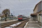 Der TGV Anschlusszug Frasne - Neuchâtel wartet auf den TGV von Paris.