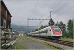 Der SBB ICN 500 005  Heinrich Pestalozzi  ist als IR51 1615 von Biel/Bienne nach Basel unterwegs und erreicht den BLS/MLB Bahnhof Grenchen Nord. 

4. Juli 2021