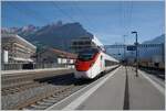 Der SBB Giruno RABe 501 013  ZUG  ist als IC 21 10684 von Lugano nach Basel unterwegs und hält in Altdorf UR.