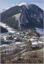 Ein Region Alps Nina ist bei Sembrancher auf dem Weg von Le Châble nach Martigny und fährt über die 370 Meter lange Sembrancher Brücke. Die Stammstrecke der M-O führt nach Orsière, beim Bau wohl das Fernziel Aosta/Italien im Visier, doch zum Bau der Mauvoisin Staumauer errichtete man die Zweistrecke nach Le Châble die im August 1953 in Betrieb ging und heute danke dem Wintersportort Verbier weit mehr Verkehr aufweist, als der Streckenast nach Orsière.

9. Februar 2020