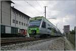 Der BLS RABe 525 027 verlässt Lützelflüh-Goldbach in Richtung Burgdorf, im Hintergrund die die  Spitzmaus  Der BLS RABe 525 026 erreicht als S44 nach Sumiswald-Grünen Lützelflüh-Goldbach. 21. Sept 2020.

21. Sept 2020