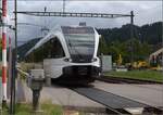 Fahrtag im Zürcher Oberland. 

Der Regelverkehr zeigt sich gerade in Form von GTW RABe 526 801. Bauma, Juli 2023.